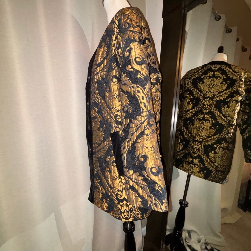 β¨ Baroque Brocade Velvet Trim Statement Jacket π€π - Picture 5 of 8